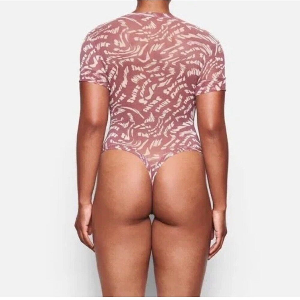 NWT Raspberry Swirl Skims Bodysuit - Picture 5 of 9